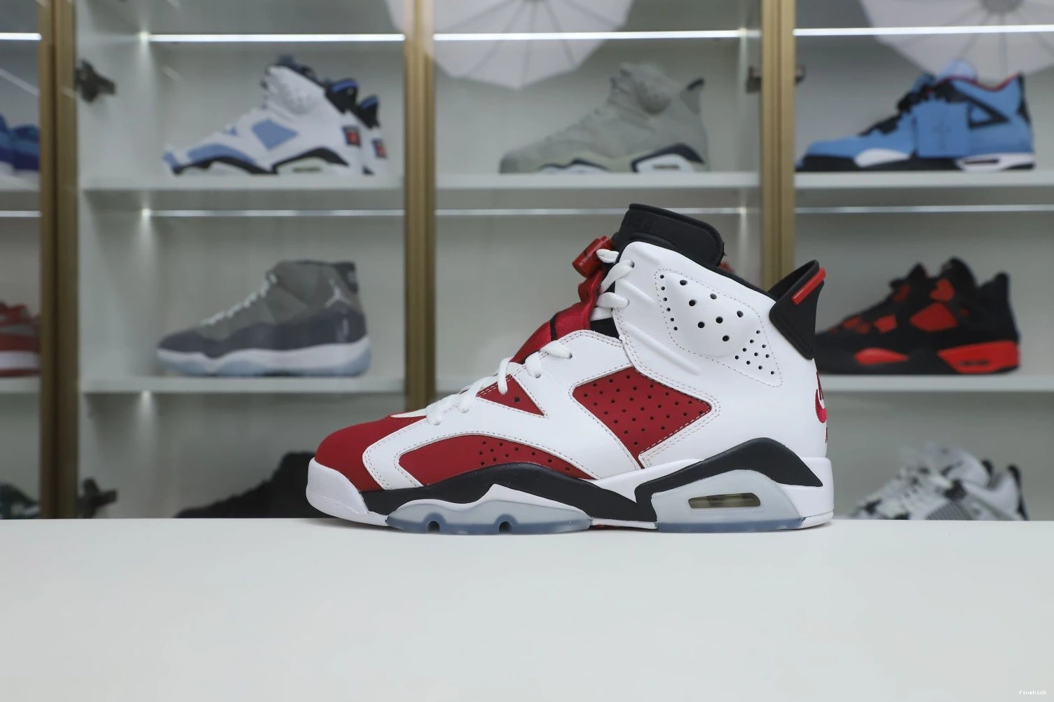 6 'CARMINE' AIR JORDAN 2021 OG RETRO 0822